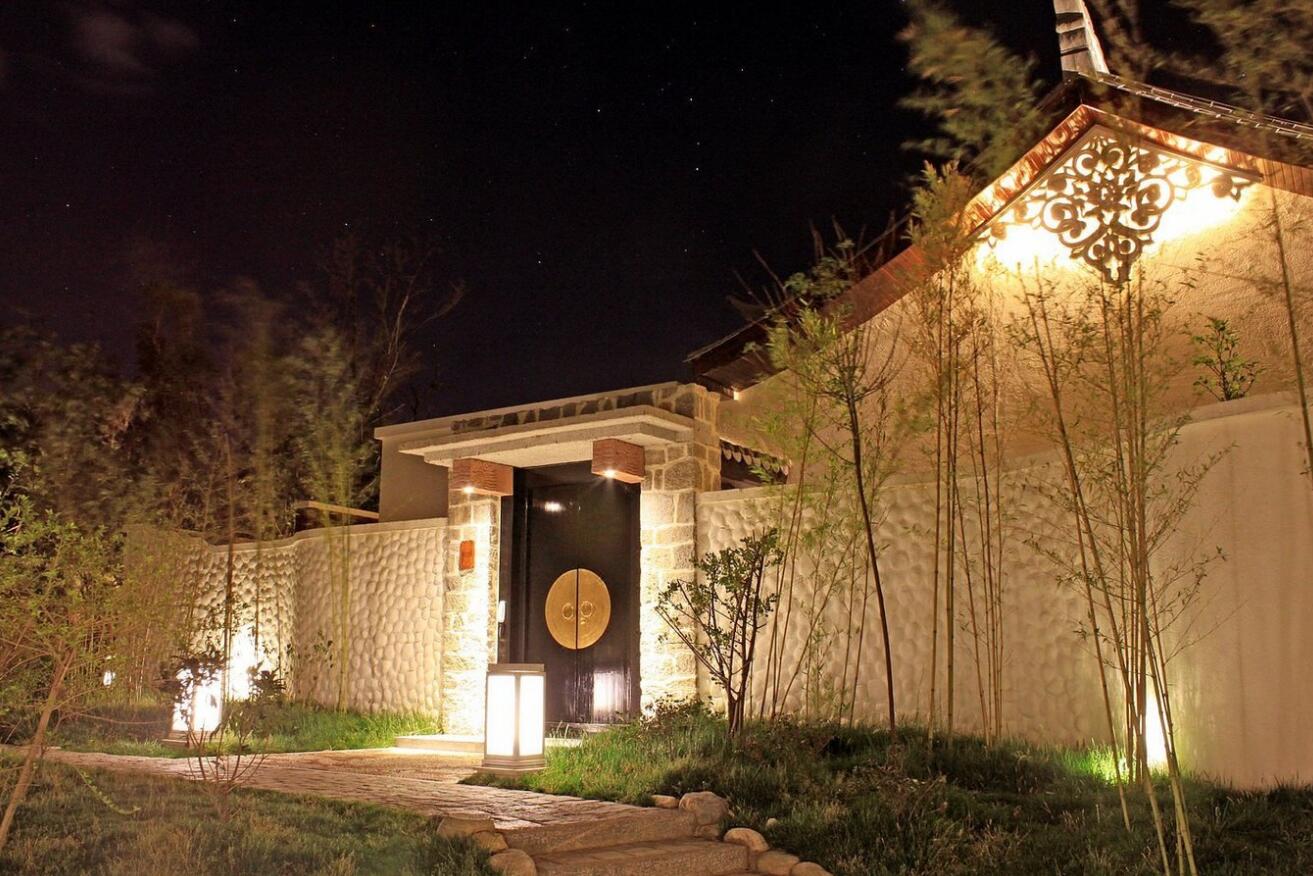 美麗相約·大理夢蝶莊酒店側(cè)門