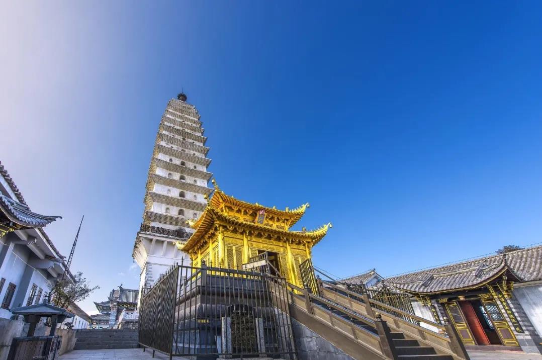 大理有座雞足山 極致風(fēng)光里有虔誠(chéng)信仰~