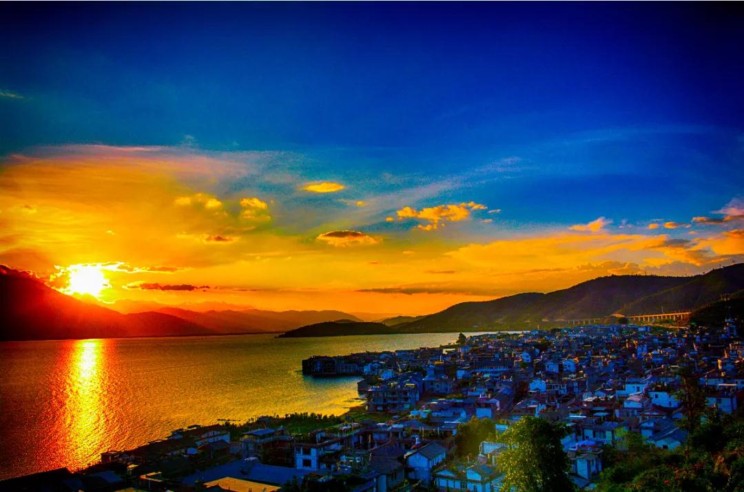 大理雙廊藝術(shù)小鎮(zhèn)：蒼洱風光，盡收于此！