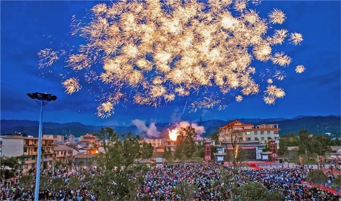 大理傳媒公司：記憶中的火把節(jié)，適合大理商務(wù)會展的節(jié)日，來一起感受大理少數(shù)民族文化