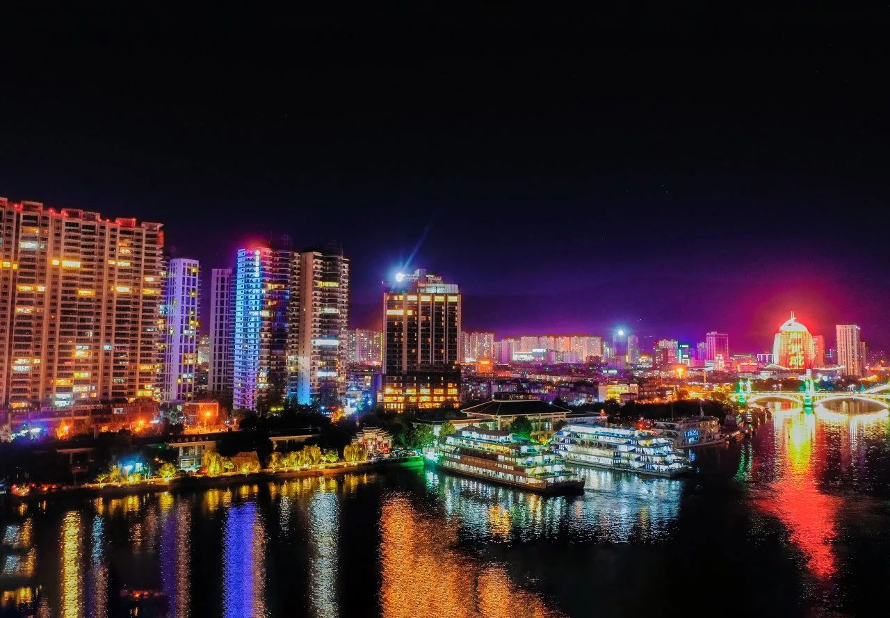 “夢幻中秋夜 光影全家?！敝星镆购街黝}游活動即將開啟